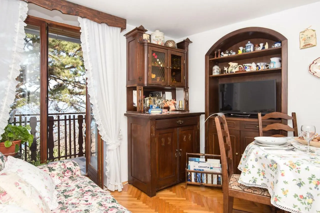 Appartement Comfy And Warm Ap With Balcony Surrounded With Beautiful Nature Lovran